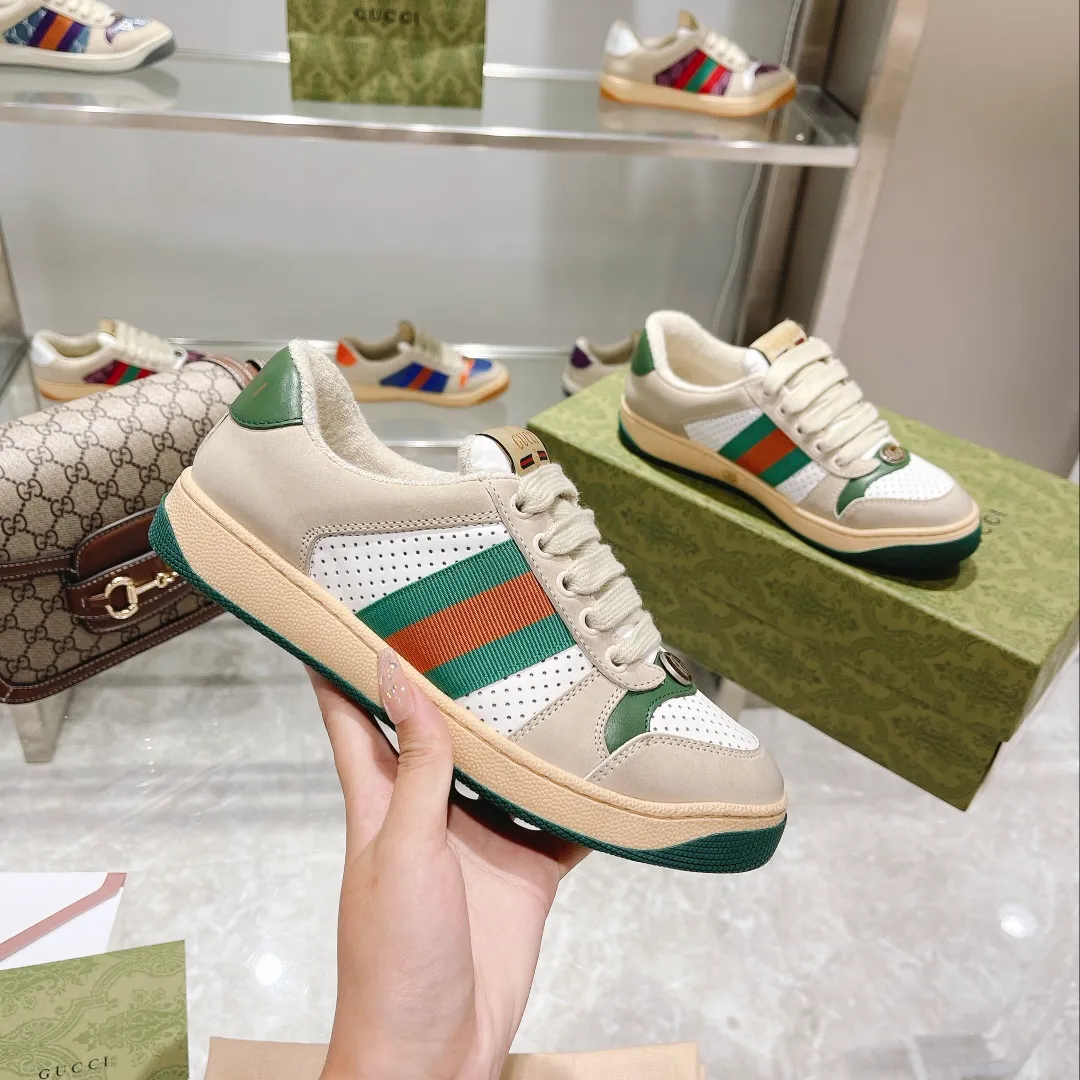 👟👟Ex-factory price 480👟👟 GUCCI’s first generation of dirty shoes was born, adding a star to the luxury world Trendy brands, alternative, magical, retro, etc. are integrated into one. The contrasting colors of cowhide fabrics stimulate the vision. Various combinations and various techniques. ✍ Among them, the Gucci logo pattern is interspersed with design, which is vivid. The cowhide punching process is retro and old, and the logo element of trendy men and trendy women. Original original and correct lining, imported fiber towels, more comfortable, shoe packaging technology increases comfort, beautiful on the outside, more beautiful on the inside, spiritual design 🌼The feet are made of beige matte cowhide, with contrasting distressed fabrics, skillful workmanship, overall color balance, imported pure T👟👟Ex-factory price U sole, no impurities, clear texture, orderly arrangement, wear-resistant and non-slip. Couple model: 34-45
